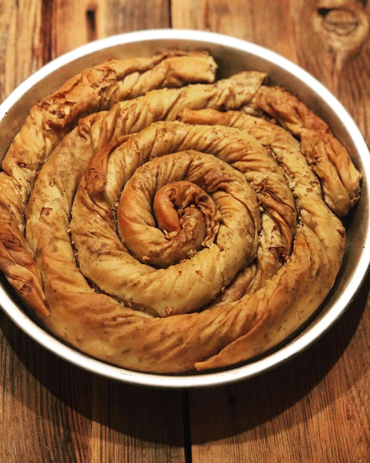 Burmalı Cevizli Çörek görsel 1